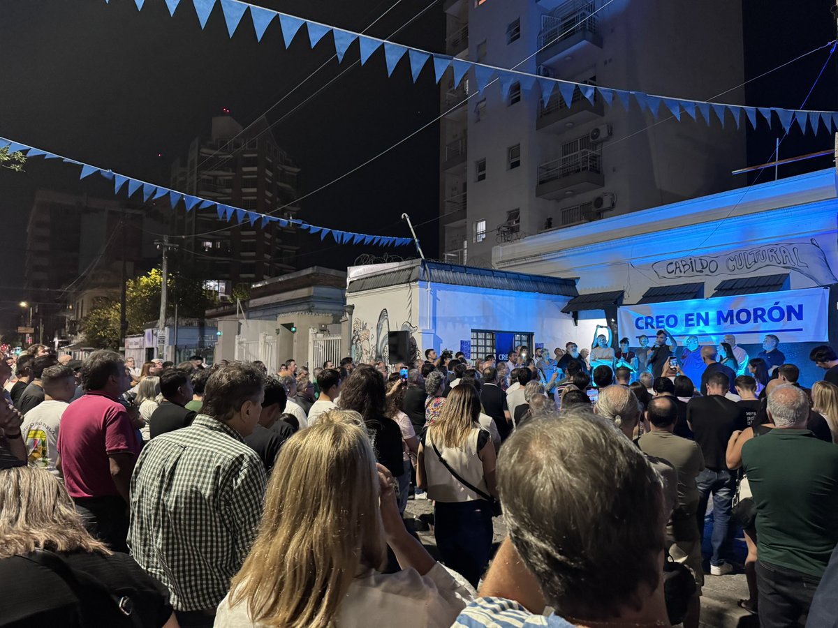 LucasGhiOFICIAL's tweet photo. 👋🏼✌🏻Participamos del Lanzamiento del nuevo espacio político de jóvenes -Creo en Morón- junto a @gabriel_katopodis conformado por agrupaciones del Partido Justicialista que se propone conformar un frente liderado por dirigentes jóvenes del peronismo local✌🏻🐔 https://t.co/TjqeooFKtz