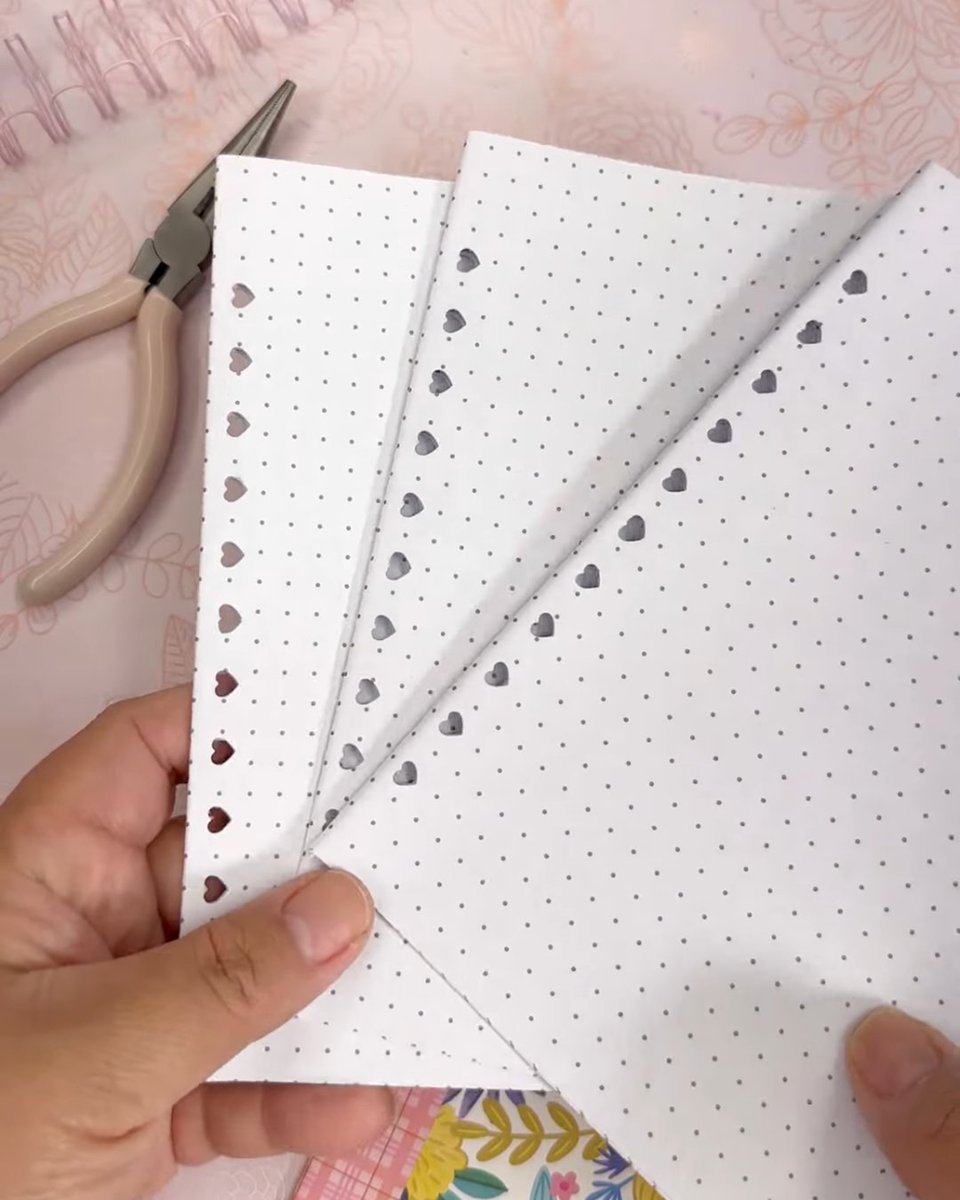 wermemorykeeper's tweet photo. 💗@ivypinkmade created the cutest heart-shaped binding holes with the Multi-Cinch Heart Cartrdige Insert for an extra touch of charm! Who else is obsessed with unique bookbinding details? 🙋‍♀️  #WeRMakers #BookBinding #MultiCinch #MakeItWithWeR #InternationalCraftMonth https://t.co/kXij8LFBCt