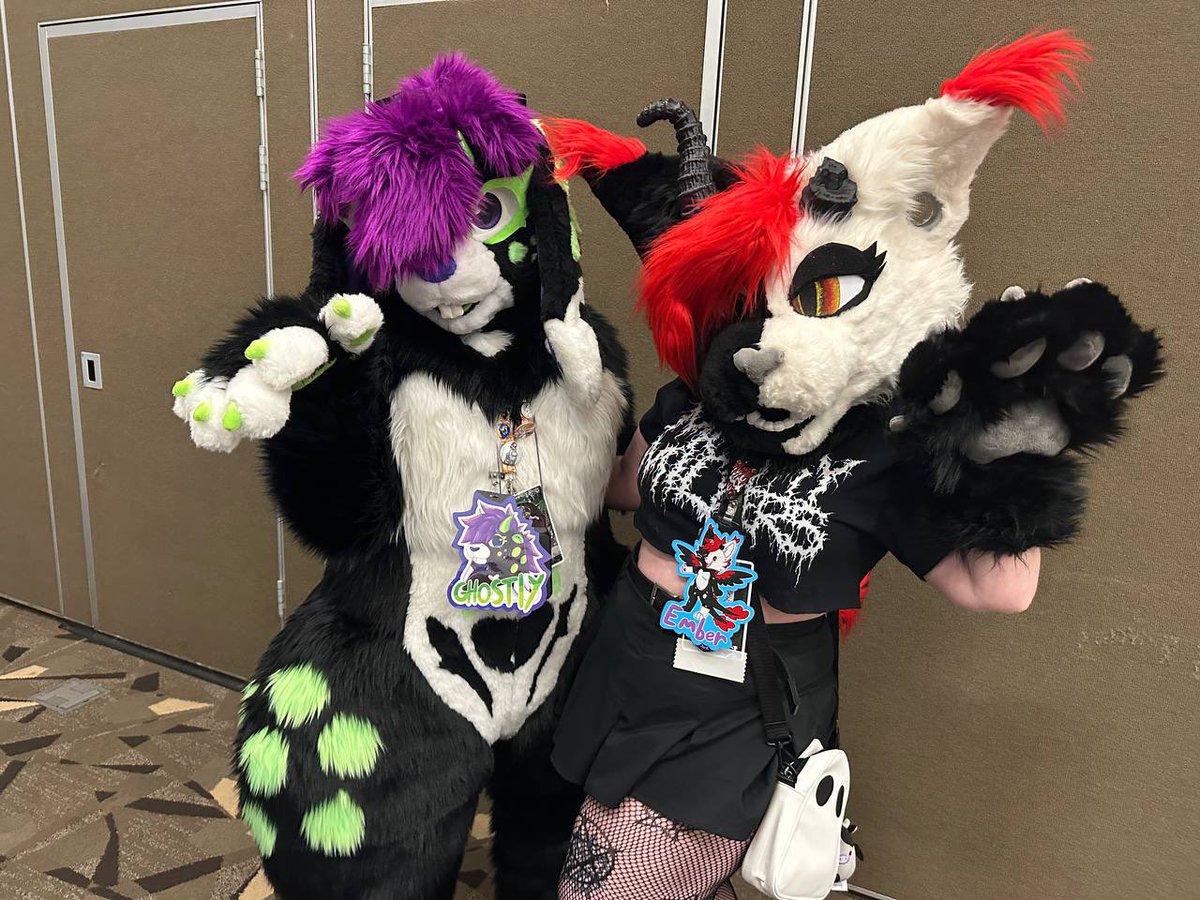 derpykittysuits's tweet image. Hello I’m ember, and this will be my fursuit making account to post updates and commissions I take. I’m still very new at making suits but wanting to show my progress with the world!