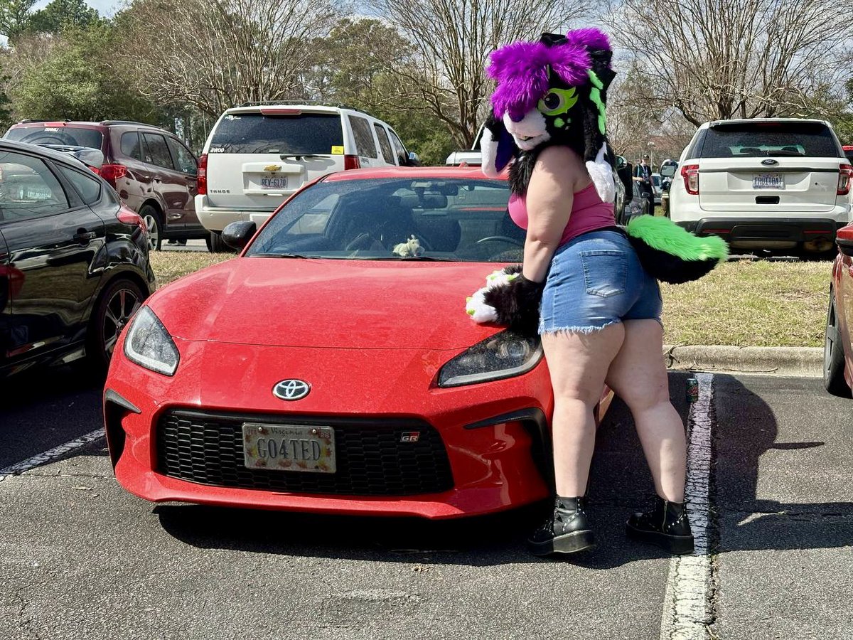 derpykittysuits's tweet image. Hello I’m ember, and this will be my fursuit making account to post updates and commissions I take. I’m still very new at making suits but wanting to show my progress with the world!