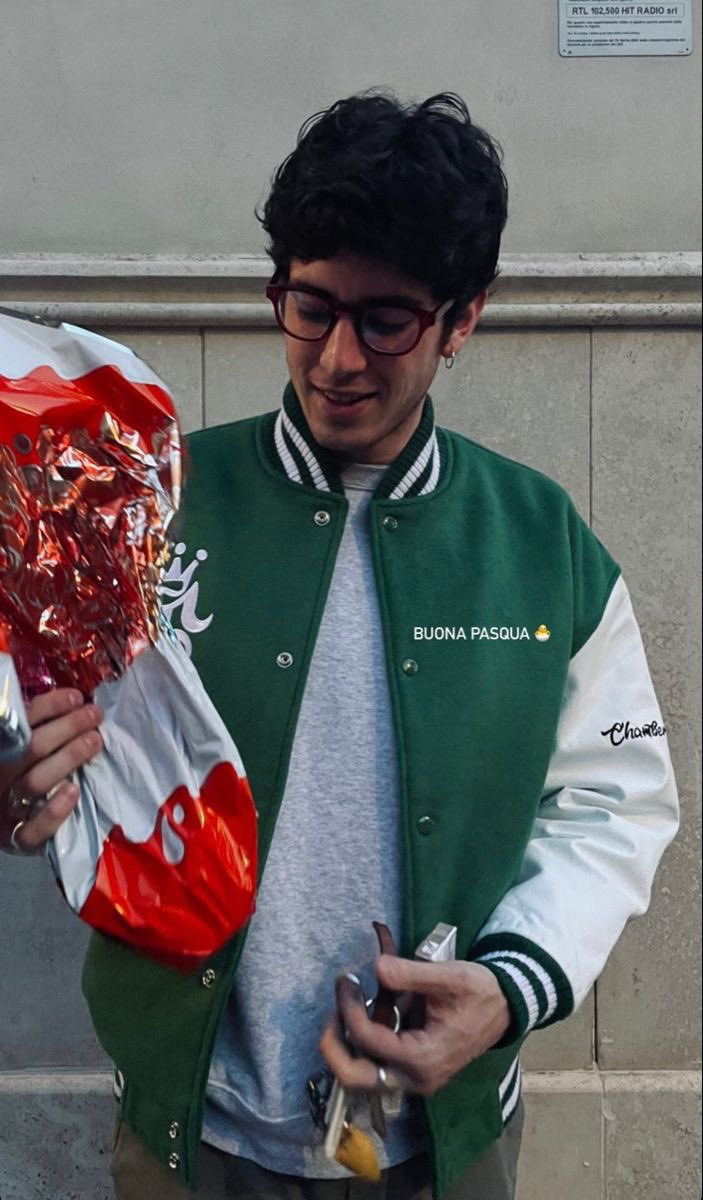 Avevo comprato l’uovo di Pasqua ad Achille ma nel tragitto mi è venuta fame (domani tornerò al supermercato)