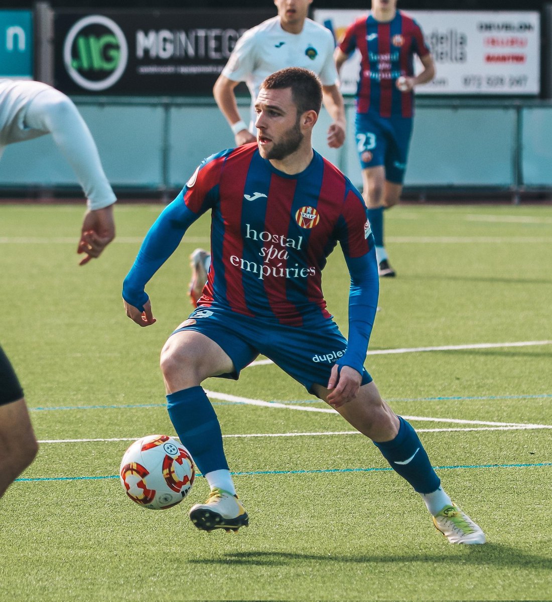 🏁 FINAL

@fclescala 2️⃣🆚️2️⃣ @uevilassardemar1923

⚽️ Gols de Marco Gil (85') i Marc Gelmà (86')

#fclescala #NouMiramar #somlescala #3arfef