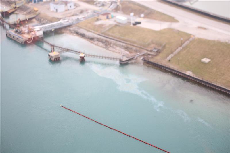 USCGGreatLakes's tweet photo. #Update1- #USCG continues to monitor the pollution incident at the Suncor facility. AIRSTA Detroit conducted overflights and observed no sheening outside the containment and no sheening south along the St. Clair River or on Lake St. Clair. https://t.co/2bLBXomZEU