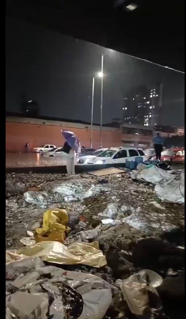 adolforivasdiaz's tweet photo. Por MUCHÍSIMO MENOS destituyeron a Gustavo Petro cuando fue alcalde de Bogotá. ¿Y Carlos Galán? Posiblemente está durmiendo en este momento https://t.co/afQteu6Ysj