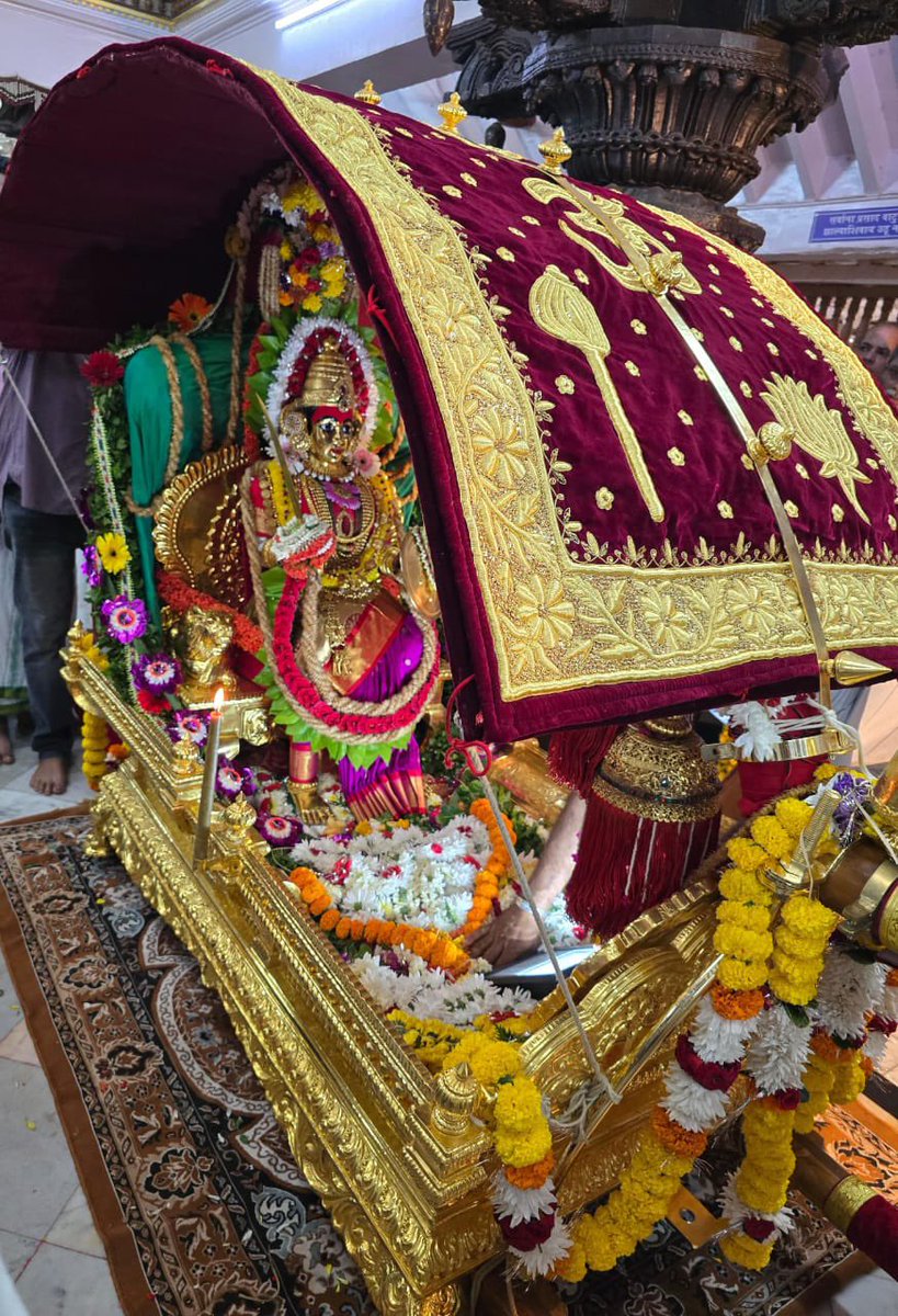 maroorpandu's tweet photo. Shree Mahalasa Suvarn Palkhi Utsav on occasion of *Gudi Padwa* at Shree Mahalasa Saunsthan Mardol 30.03.2025๐๐๐๐๐
#Mahalasa
#TemplesOfGoa https://t.co/JHV2Gl8dHf