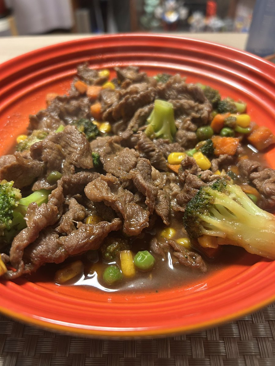今夜は牛肉をさっと炒めたよ
#おうちごはん
#自炊
#簡単
#牛肉
#戸村本店の焼肉のたれ
