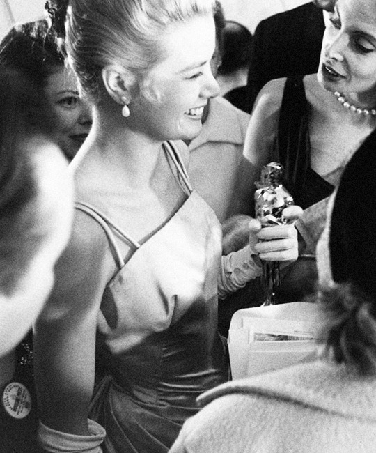 Grace Kelly Archives tweet media