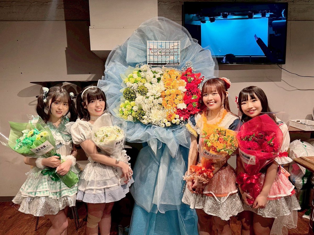contrail0zero's tweet photo. CONTRAIL ZERO ラストライブが無事終了致しました。期間限定ユニットがここまで長い期間できたのは皆様の応援のおかげです。本当にありがとうございました。

メンバーはそれぞれの道へ進みます。
これからも応援宜しくお願い致します。

CONTRAIL ZERO
2023.06.17〜2025.03.30 https://t.co/iuvqxm1poF