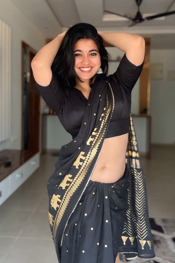 GnS8nIqbUAAW2ag?format=jpg&name=900x900