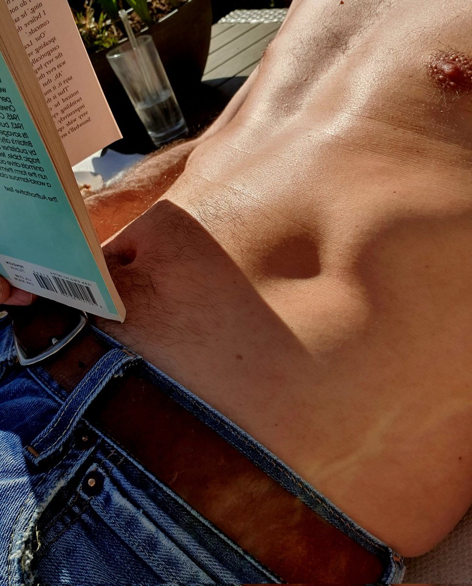 SI0690I2's tweet photo. Sundays ☀️ 📖 https://t.co/3uVBiPwwDX