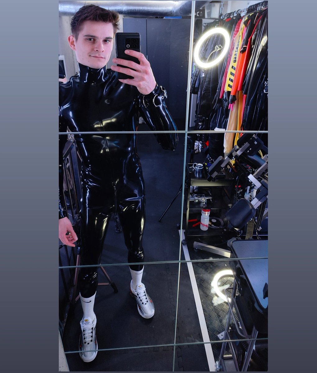 Collab Day check my link
<a href="/RubberLocked/">locked.in.rubber</a> 
onlyfans.com/swissrubbertwi…