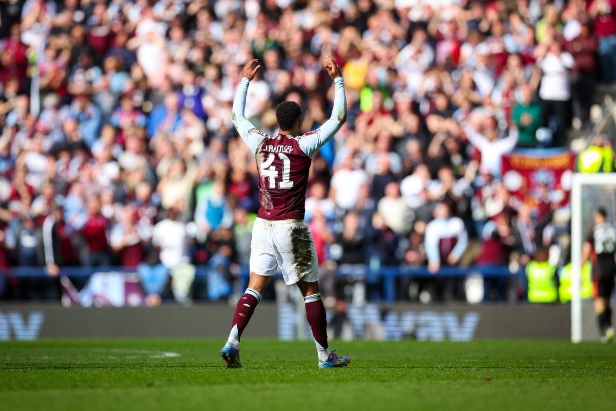 One of our own helping send us to Wembley 🤩