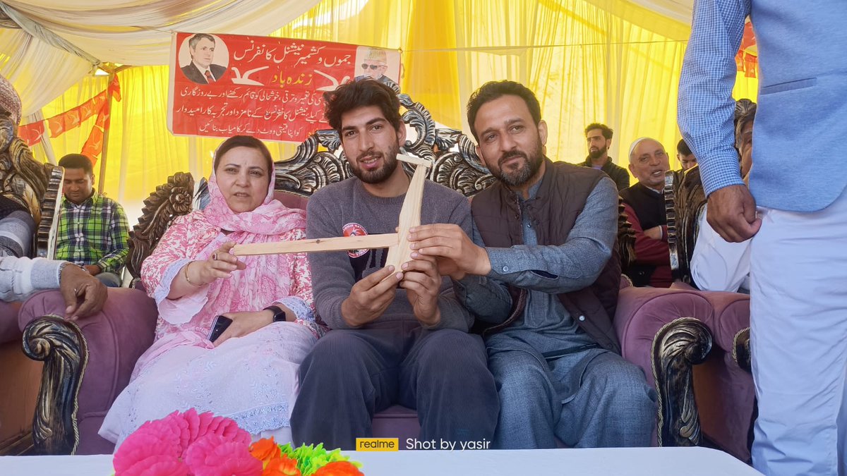 Suhail Tantray (@suhailtantray3) on Twitter photo Happy birthday <a href="/ImranNDar/">Imran Nabi Dar</a> sb .
Allah bless you sir with lots of happiness ๐๐๐ Happy birthday <a href="/ImranNDar/">Imran Nabi Dar</a> sb .
Allah bless you sir with lots of happiness ๐๐๐