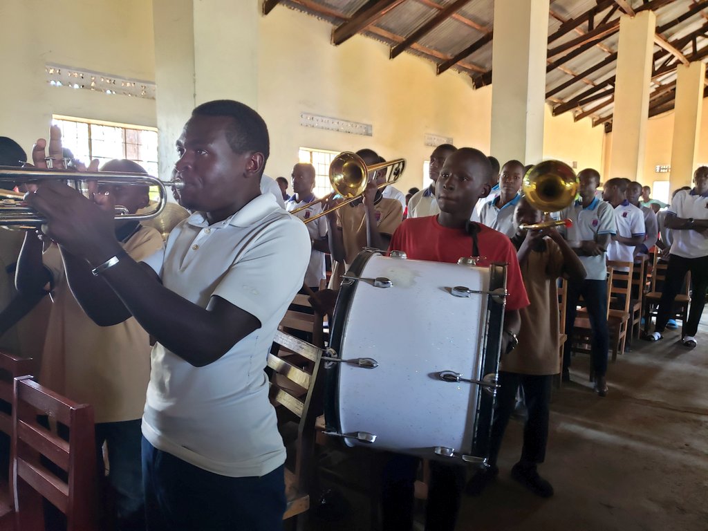 We are hosting a Farewell Thanksgiving service for our long serving members of staff who retired. The service is led Rev. James Hannington Tumwesigye, the headteacher and graced by the Chairperson Board of Governors, Mr. John Mutegaya.
#JoinNganwa 
#AmagyeziGaryaAmaani 
1/3