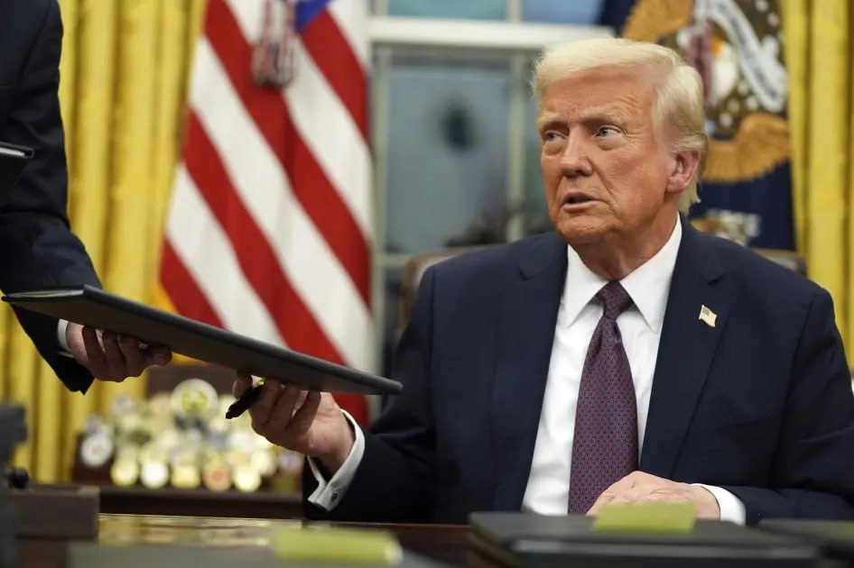 🚨BREAKING: President Trump has HALTED all weapon sales to Ukraine, and is considering freezing weapon shipments from U.S. stockpiles, per WSJ

The U.S. will also no longer finance weapon purchases for Ukraine.

Does Trump have your full support on this? 

YES or NO?