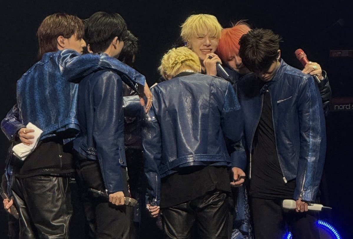 lysmchanu's tweet image. junghwan,
we love u so much.
🫳🏻
     ·  💛 
         ✨˚   💛 *
              💛 　 ✨ 💛·  ˚    
                 .  💛 　 ˚   .  ✨💛
                     ✨    💛 　* 　  ˚      . 
                         ˚  . 　  ✨.  💛✨  💛