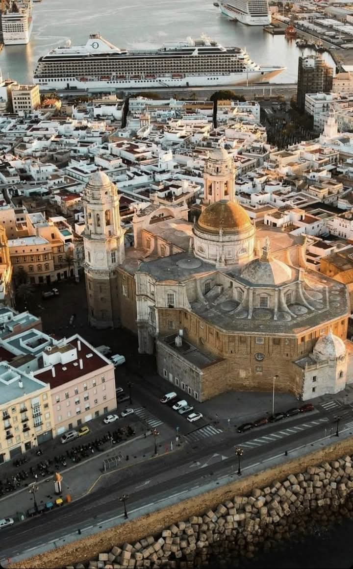 antonioij73's tweet image. Que difícil es ver algo que has vivido de cerca y a la vez verlo lejos