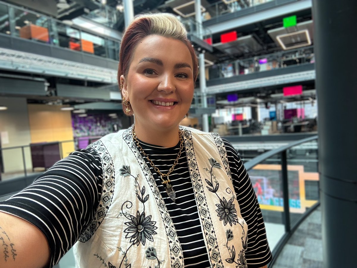 B R O N W E N (@bronwenlewis_) on Twitter photo Join me today on <a href="/BBCRadioWales/">BBC Radio Wales</a> from 12 for tunes, laughs and chat โค๏ธ
Any Motherโs Day messages for the mother figures in your life, Iโd love to shout them out on air for you ๐
Get in touch ๐๐ป
Call/WhatsApp โ๏ธ 03700 100 110
Text ๐ฒ 8 10 12
Email ๐ bronwen@bbc.co.uk Join me today on <a href="/BBCRadioWales/">BBC Radio Wales</a> from 12 for tunes, laughs and chat โค๏ธ
Any Motherโs Day messages for the mother figures in your life, Iโd love to shout them out on air for you ๐
Get in touch ๐๐ป
Call/WhatsApp โ๏ธ 03700 100 110
Text ๐ฒ 8 10 12
Email ๐ bronwen@bbc.co.uk