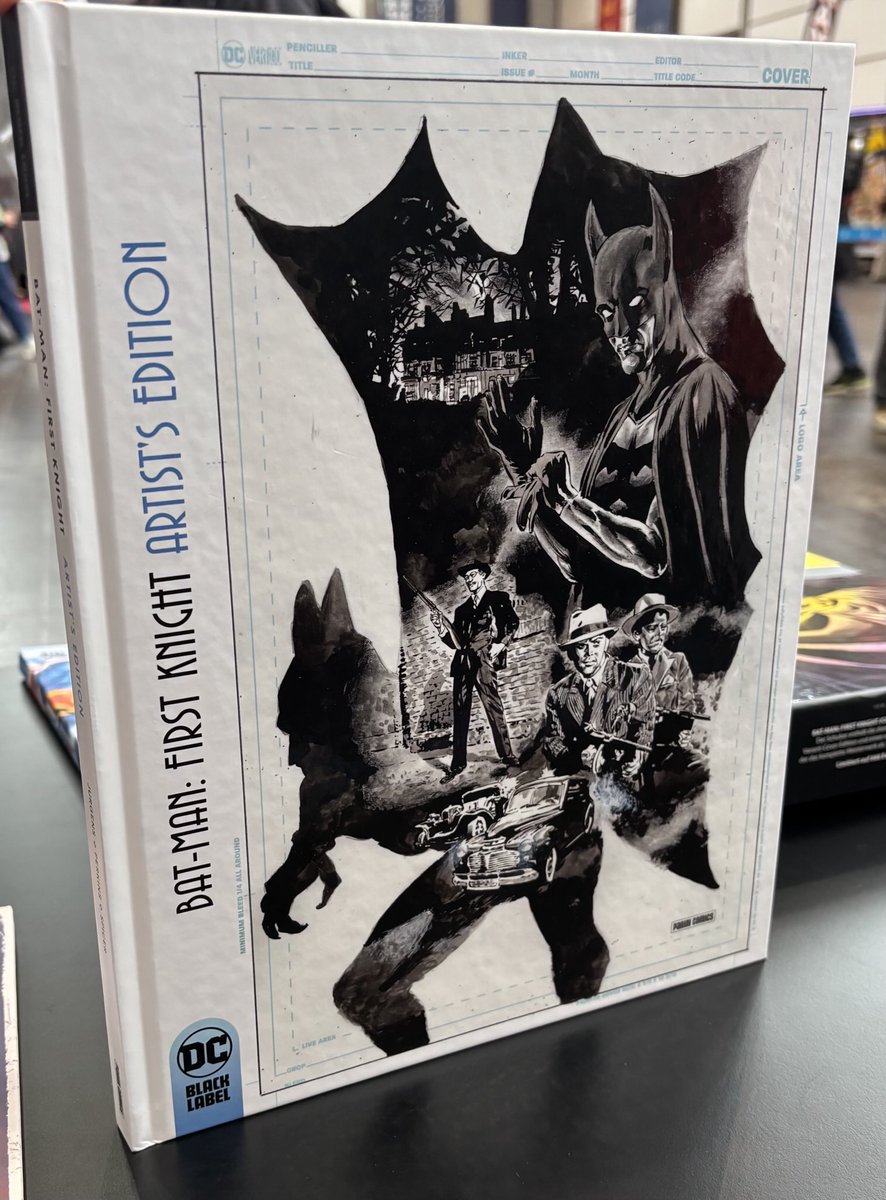 thedanjurgens's tweet image. From the Leipzig Book Fair: Panini Germany’s debut of a hardcover, 4-book, slipcase edition of the BAT-MAN: FIRST KNIGHT project that artist Mike Perkins and I collaborated on. Complete with an artist’s edition that highlights his work in black and white!