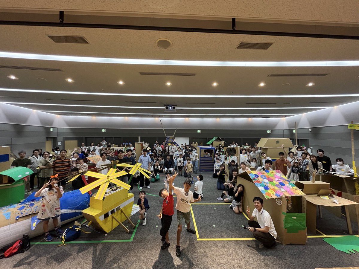 akibakoya's tweet photo. 新入生のみなさんこんにちは！
私たちは「あきばこ家」です！
私たちは、ながせのながやを拠点として様々な活動をしています。
活動内容は、リノベーションをしたり、子どもたちに向けて体験イベントを開いたりと様々です。
あきばこ家に興味がある方は4/27の見学会にぜひ参加してみてください！！ https://t.co/whdNomybCO