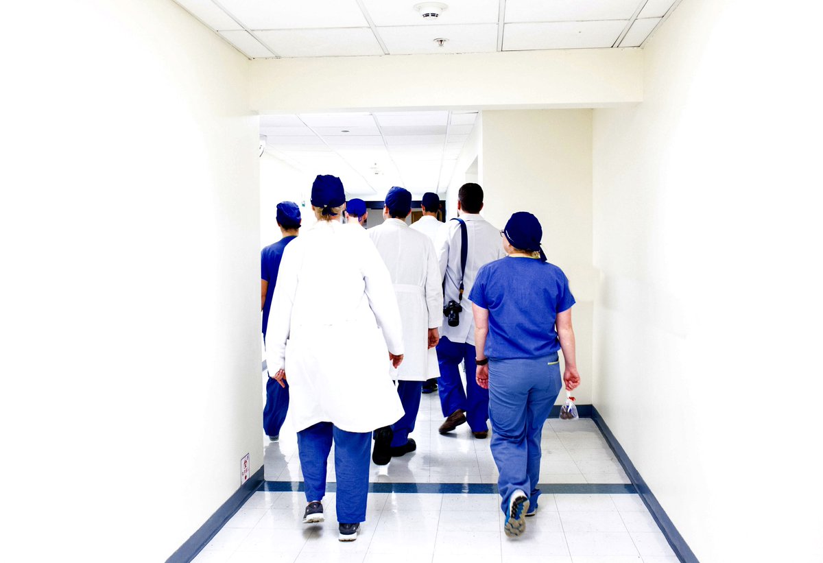 - 서울시醫, 의대생·전공의 위한 선배 노력·단합 다짐 
- 황규석 회장, “길거리 나온 후배 희생 헛되지 않도록 단결해야”
- 무능 장차관 물러나야...의대생 제적 사태 발생시 투쟁 최선봉 경고

bosa.co.kr/news/articleVi…