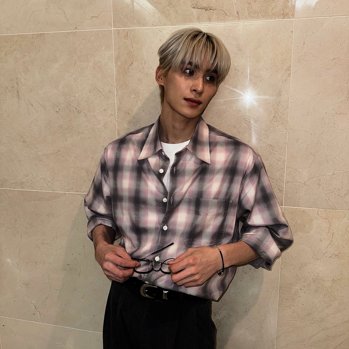 hwiyuk's tweet photo. [   🤳🏼 ; 𝚑𝚢𝚢𝚢𝚗.𝚜𝚔   ] 
             
             𝗐𝖺𝗇𝗇𝖺 𝗌𝗈𝗅𝗏𝖾 𝗌𝗈𝗆𝖾 𝖾𝗊𝗎𝖺𝗍𝗂𝗈𝗇𝗌 𝗍𝗈𝗀𝖾𝗍𝗁𝖾𝗋? 🫦 https://t.co/NYdEWUwecu
