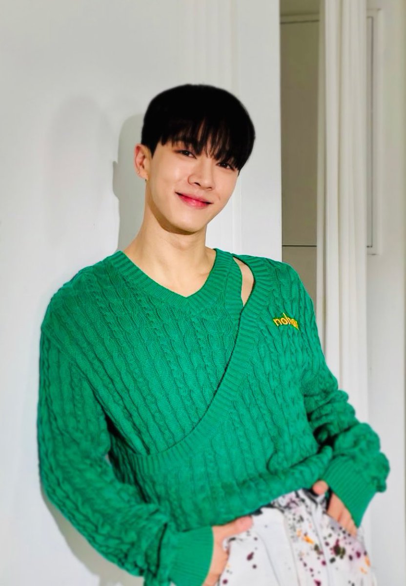 S_chell_H5's tweet photo. 💚HAPPY GIKWANG DAY💚

この日にとても素敵な映画を観に行けたことを嬉しく思っています🌈

キラキラ輝くギグァン君、これからもずっと応援しています🍀

#HIGHLIGHT #이기광 https://t.co/umqfPWt7ym