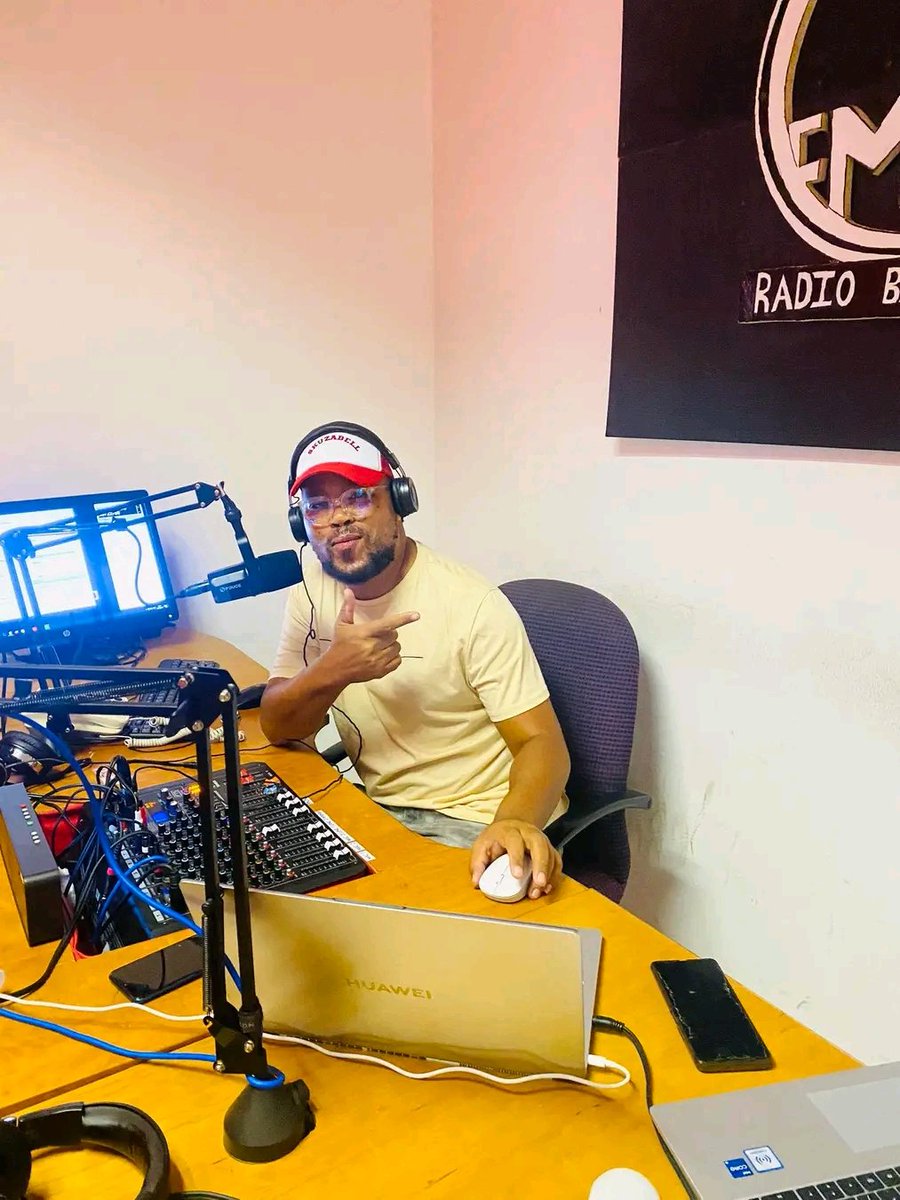 FoShoTebuh's tweet image. BeezyFm.co.za
@skuzabell 
#Iketle
#RadioBathong