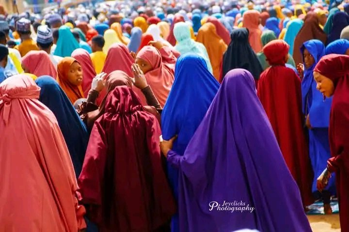 Nyamisaac1138's tweet photo. Some beautiful pictures of Eid prayer in Jos 🤗🙏🙏..Happy Eid celebration all Muslim Faithfuls in Jos 🎉🎉
RT 🙏
#Opay #Wherewike #hunters #FirstEid #Eid #wizkid #davido #plateau https://t.co/ilwXkzvR2f