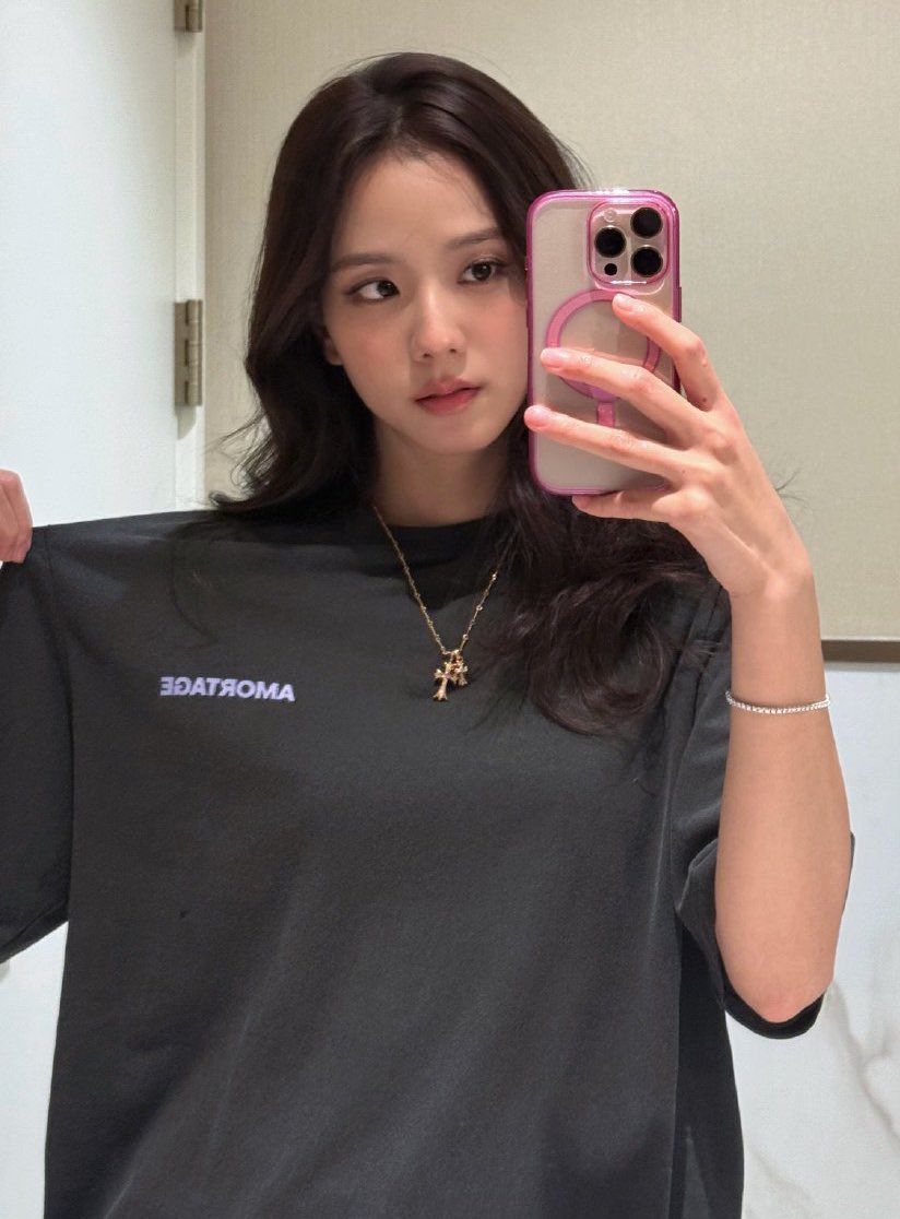 jisoogaIIery's tweet image. 