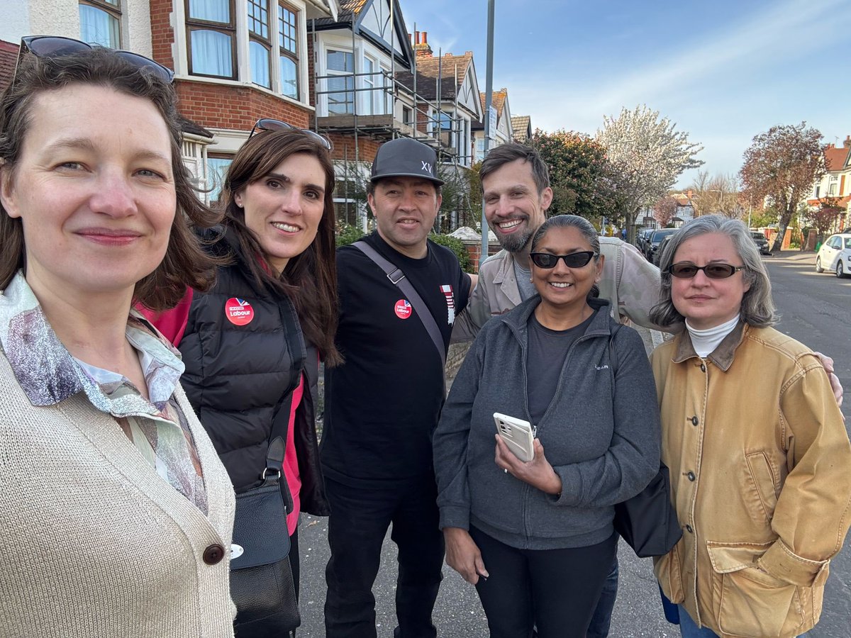 Calvin Bailey MBE MP (@calvinbailey) on Twitter photo Great to get out spreading the message and hearing the issues that matter here in Wanstead. <a href="/Jcblackman/">Jo Blackman</a> and <a href="/Emma4Wanstead/">Emma Shepherd-Mallinson</a> <a href="/redbridgelabour/">Redbridge Labour</a> Great to get out spreading the message and hearing the issues that matter here in Wanstead. <a href="/Jcblackman/">Jo Blackman</a> and <a href="/Emma4Wanstead/">Emma Shepherd-Mallinson</a> <a href="/redbridgelabour/">Redbridge Labour</a>