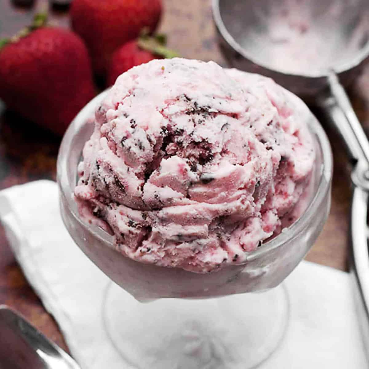 bakeryyume's tweet photo. ⎯        ¡Pedido en marcha!    𖹭
ᅠᅠᅠ  (ᴗ͈⸝⸝ᴗ͈)　   . . .　   📨

𝜗 × Helado de fresa y chocolate.

ᅠᅠᅠᅠ⌣ㅤde﹕Cioccolata
ᅠᅠᅠᅠ⌣ㅤpara﹕ @ciocconoko

¡También hay un mensaje!

“para ti , mi gordita bonita <3” https://t.co/ZTgJ2SaR8u