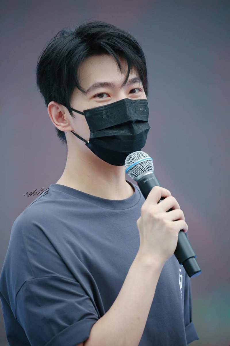 kwang_KSs's tweet photo. รอยยิ้มภายใต้ Mask 😷
กับตาสระอิ😊
น่ารักกกกกก💕 https://t.co/LHnSqNpp0X
