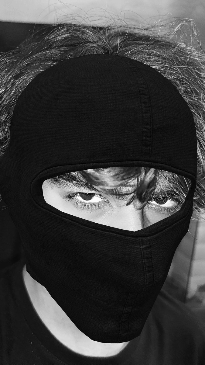 mazelle143's tweet photo. do ppl still fall for eyes? 👀 https://t.co/66dgZFC8KE
