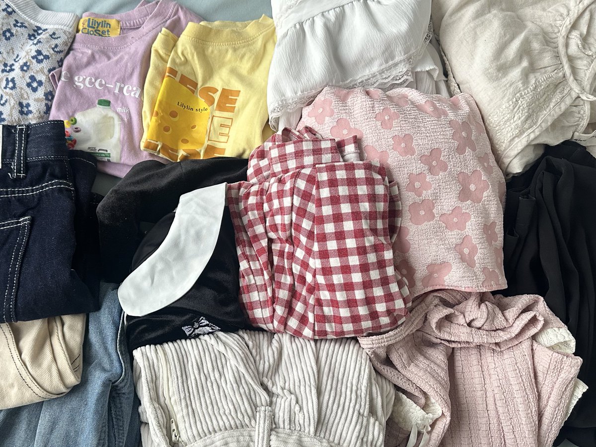 𐙚 💖ส่งต่อเสื้อผ้าและกระเป๋าของเราเองงง 

 ( ลงวันนี้ 20:00 น. )⏰⏰⏰
🎀 Shipping 40฿ ปักรีฟอล ลด 5฿

#ส่งต่อเสื้อผ้า #ส่งต่อเสื้อผ้ามือสอง #เสื้อผ้ามือสอง #ส่งต่อcintage #ส่งต่อเสื้อผ้ามือ2  #โล๊ะตู้ #ส่งต่อstylist #ส่งต่อbeming #ส่งต่อpromthong #ส่งต่อชุดว่ายน้ำ