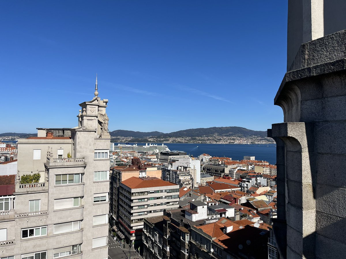 Dad69Geo's tweet image. Esto no es turismo. Son negocios. Tres puntos, por favor, señor Martínez.
#Vigo @UDLP_UK @UDLP_Oficial @UDLP_english