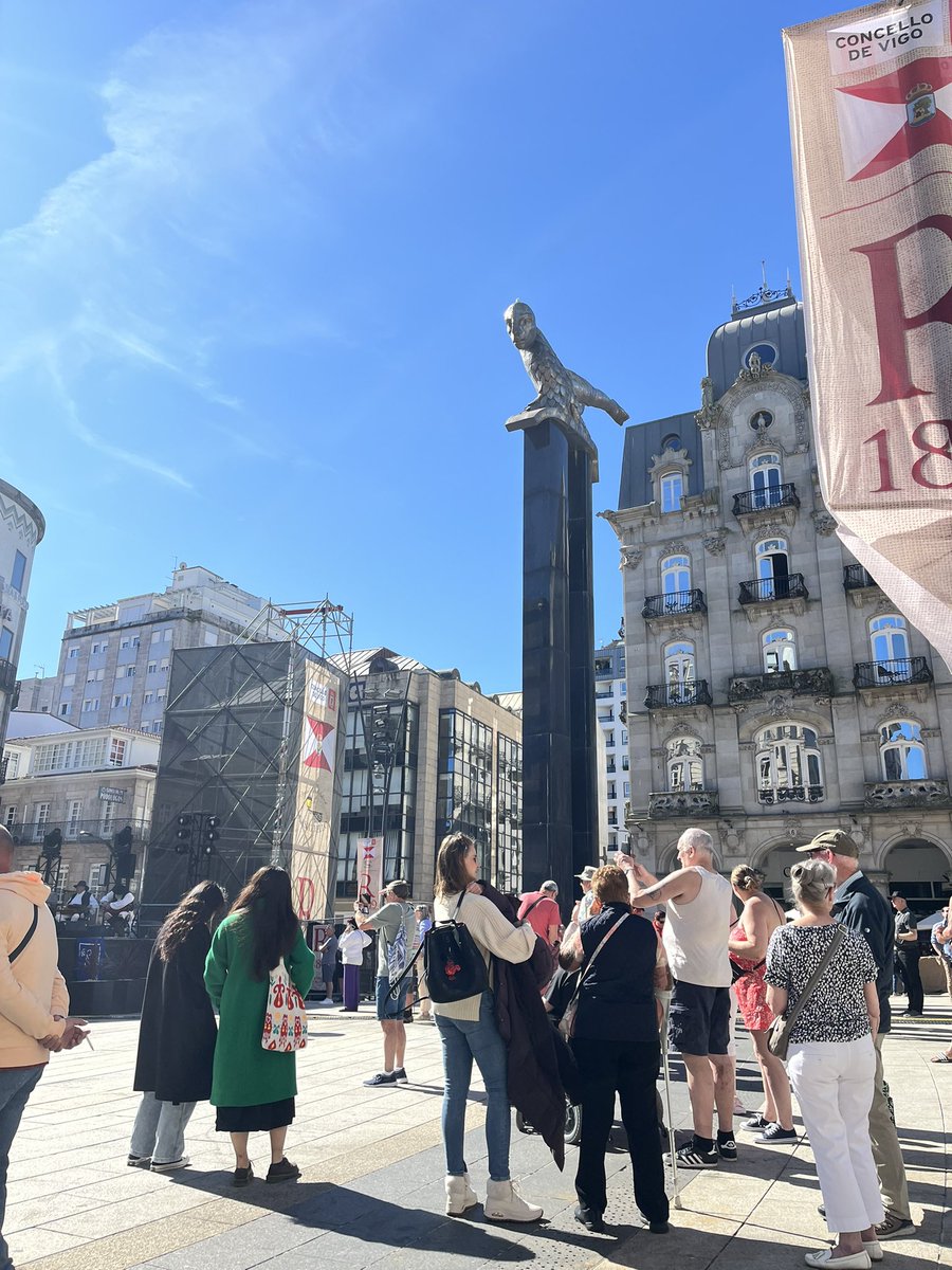 Dad69Geo's tweet image. Esto no es turismo. Son negocios. Tres puntos, por favor, señor Martínez.
#Vigo @UDLP_UK @UDLP_Oficial @UDLP_english