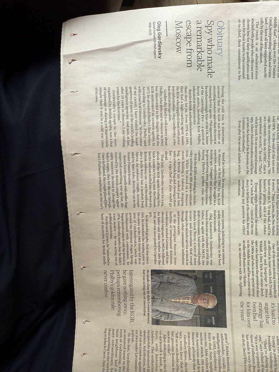 Augustin de Romanet (@romanet) on Twitter photo On apprend dans le <a href="/FT/">Financial Times</a> de ce samedi 29 mars la mort du maître-espion russe Oleg Gordievsky, devenu agent du Royaume-Uni. Une occasion de lire son histoire extraordinaire dans « L’espion et le traître » de Ben Mac Intyre ( éditions de Fallois) . On apprend dans le <a href="/FT/">Financial Times</a> de ce samedi 29 mars la mort du maître-espion russe Oleg Gordievsky, devenu agent du Royaume-Uni. Une occasion de lire son histoire extraordinaire dans « L’espion et le traître » de Ben Mac Intyre ( éditions de Fallois) .