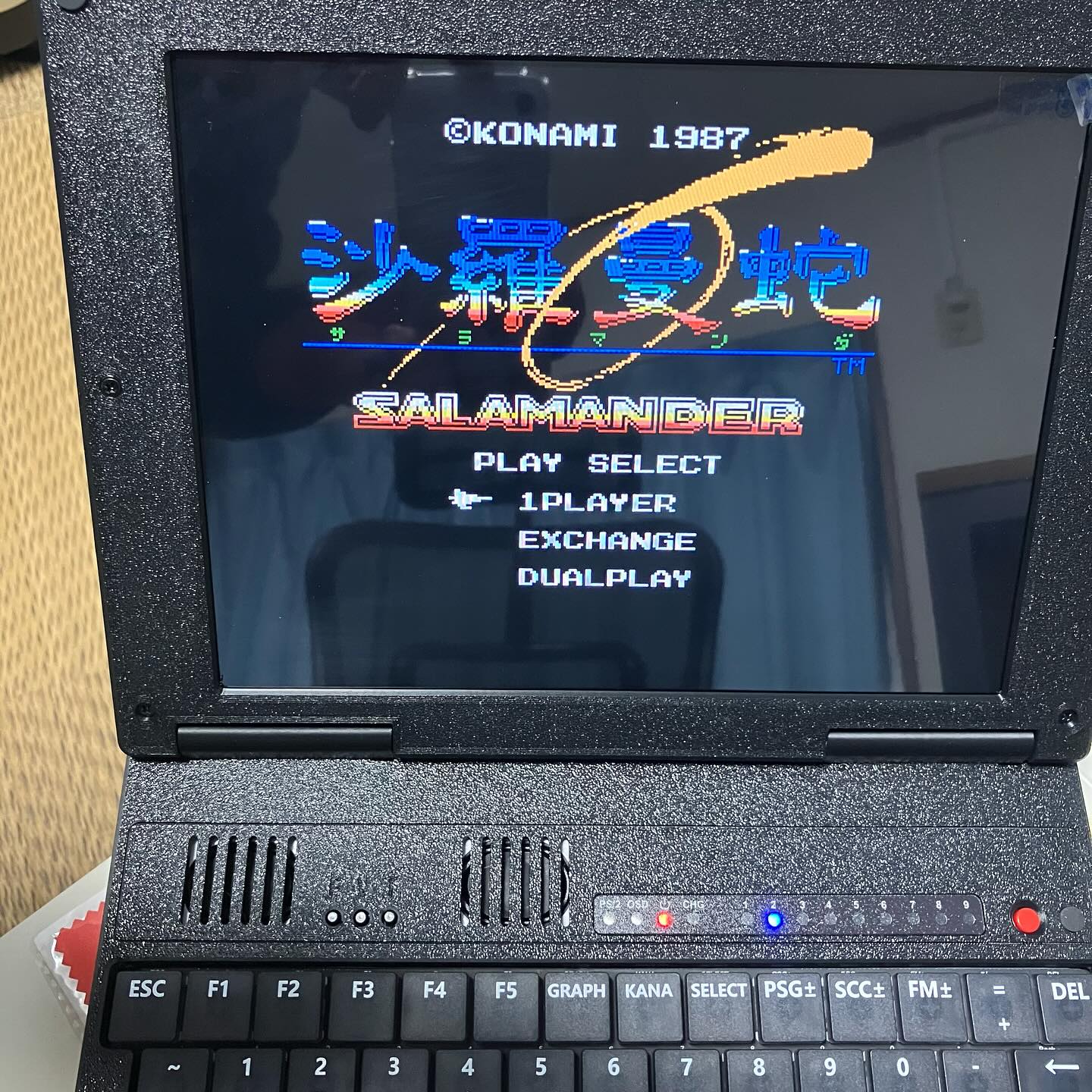 OneChipBook (MSXBOOK) 動作確認品 MSX2+仕様 9.7インチのMSX小型ノートPC登場！カートリッジにも対応【MSXBOOK】