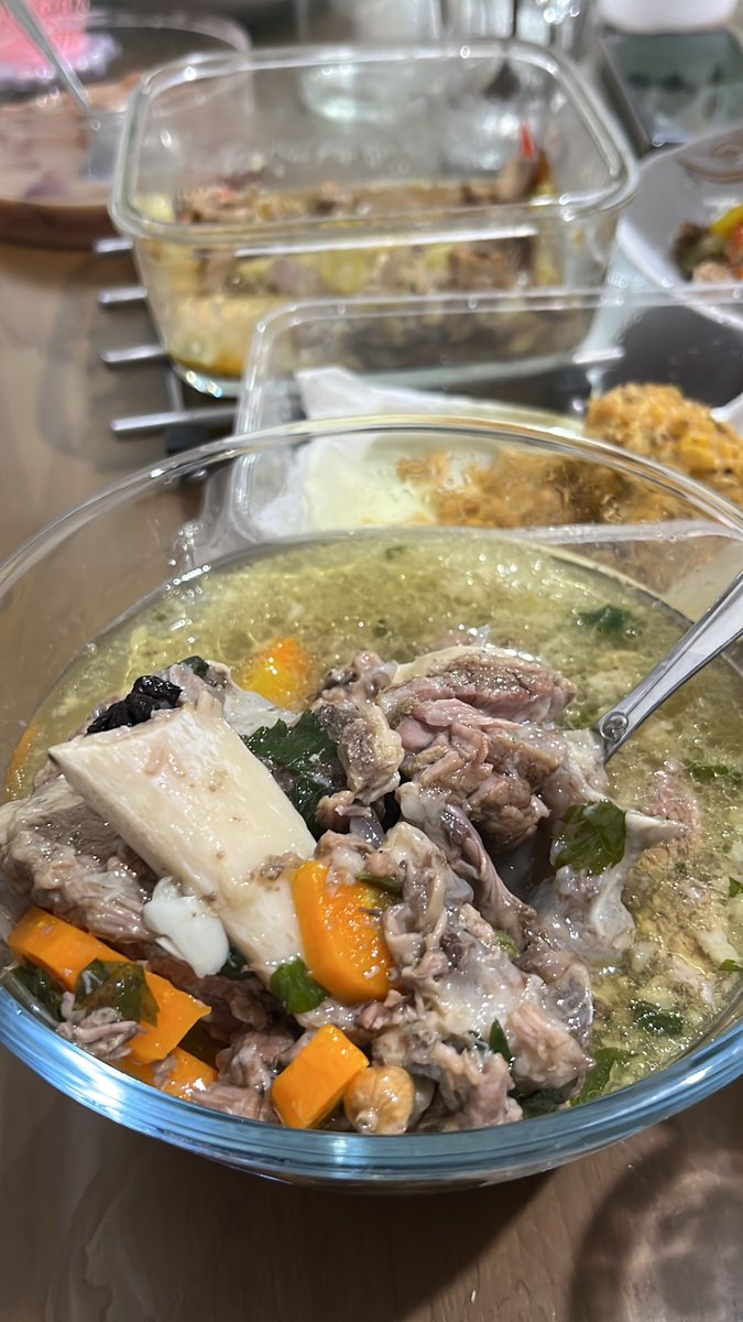 gilankwp's tweet photo. Buka Ramadan ke 30!

Sup iga ala Bu Eva 😬 https://t.co/LWpi26axNZ