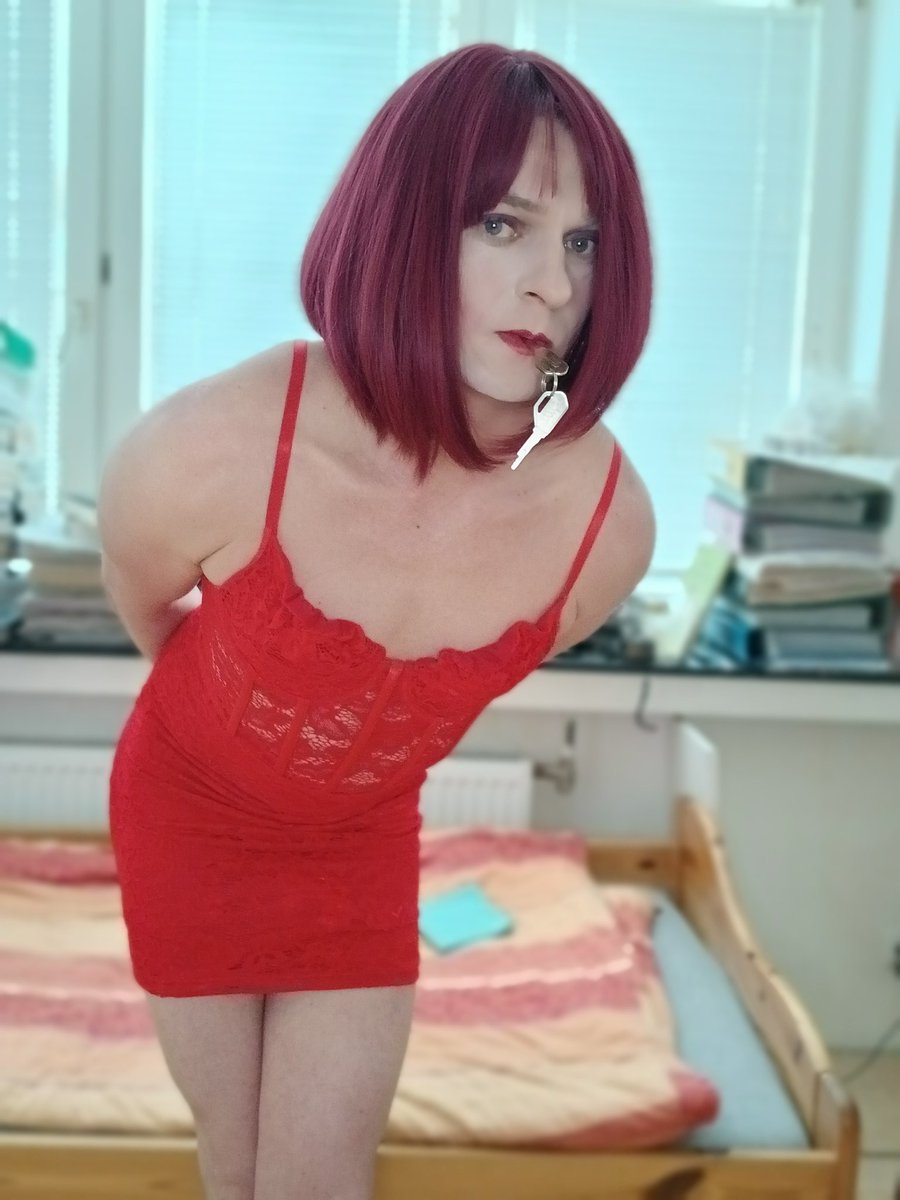 Die Schlüssel zu deinem Herzen sind nicht von Interesse. Ich will die Macht über deinen kleinen Schwanz und dein Konto. 😈 traust du dich?