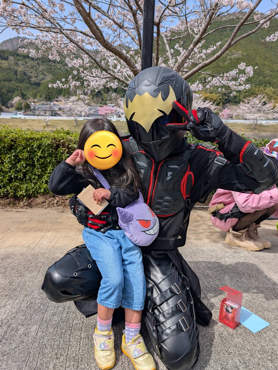 Sakura_kiwane's tweet photo. 隣町のさくら祭りにいき、娘の推し活♡
毎回自分も子供に戻った感覚にさせてもらってます。
#UDASH https://t.co/GqBrWuMNnt