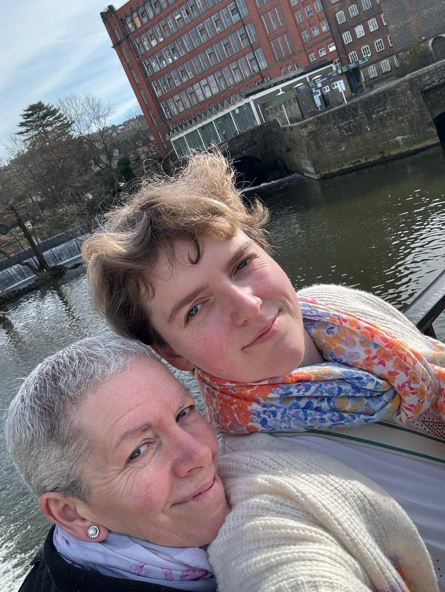 FloralRainbowAW's tweet photo. “Thou art thy mother’s glass, and she in thee
Calls back the lovely April of her prime;” #Sonnet3 #ShakespeareSunday
Me & my daughter @xxxphoebekxxx ❤️ https://t.co/Wf3NEqrkVJ