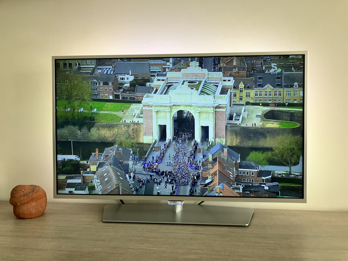 Our magnificent Menin Gate Memorial in the lovely city of <a href="/StadIeper/">Stad Ieper</a> is the first of many poignant <a href="/CWGC/">Commonwealth War Graves</a> sites alongside <a href="/FlandersClassic/">Flanders Classics</a> cycling race <a href="/GentWevelgem/">In Flanders Fields - from Middelkerke to Wevelgem</a> 🚴‍♀️ ❤️ 💫

Live broadcasted on Flemish Television <a href="/sporza/">sporza</a> <a href="/vrt1be/">VRT 1</a> with comments of former “Ieperling” <a href="/Vannieuwkerke/">Karl Vannieuwkerke</a>