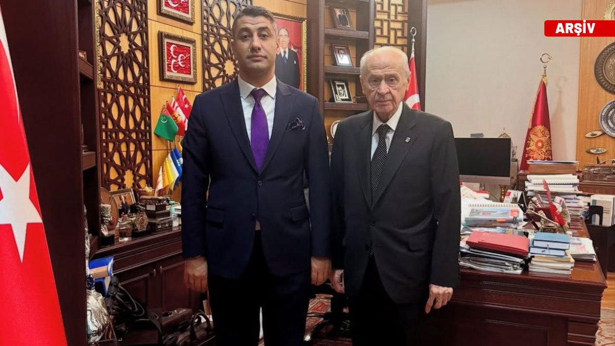 Ekol TV (@ekoltvv) on Twitter photo 🗣️MHP Genel Başkanı Devlet Bahçeli, Ekol TV Yönetim Kurulu Başkanı Emrah Doğru'yu arayarak Ramazan Bayramı'nı kutladı ve kanalın yayın hayatında başarılar diledi.
<a href="/emrahdogru_/">Emrah Doğru</a>
ekoltv.com.tr/gundem/mhp-lid… 🗣️MHP Genel Başkanı Devlet Bahçeli, Ekol TV Yönetim Kurulu Başkanı Emrah Doğru'yu arayarak Ramazan Bayramı'nı kutladı ve kanalın yayın hayatında başarılar diledi.
<a href="/emrahdogru_/">Emrah Doğru</a>
ekoltv.com.tr/gundem/mhp-lid…