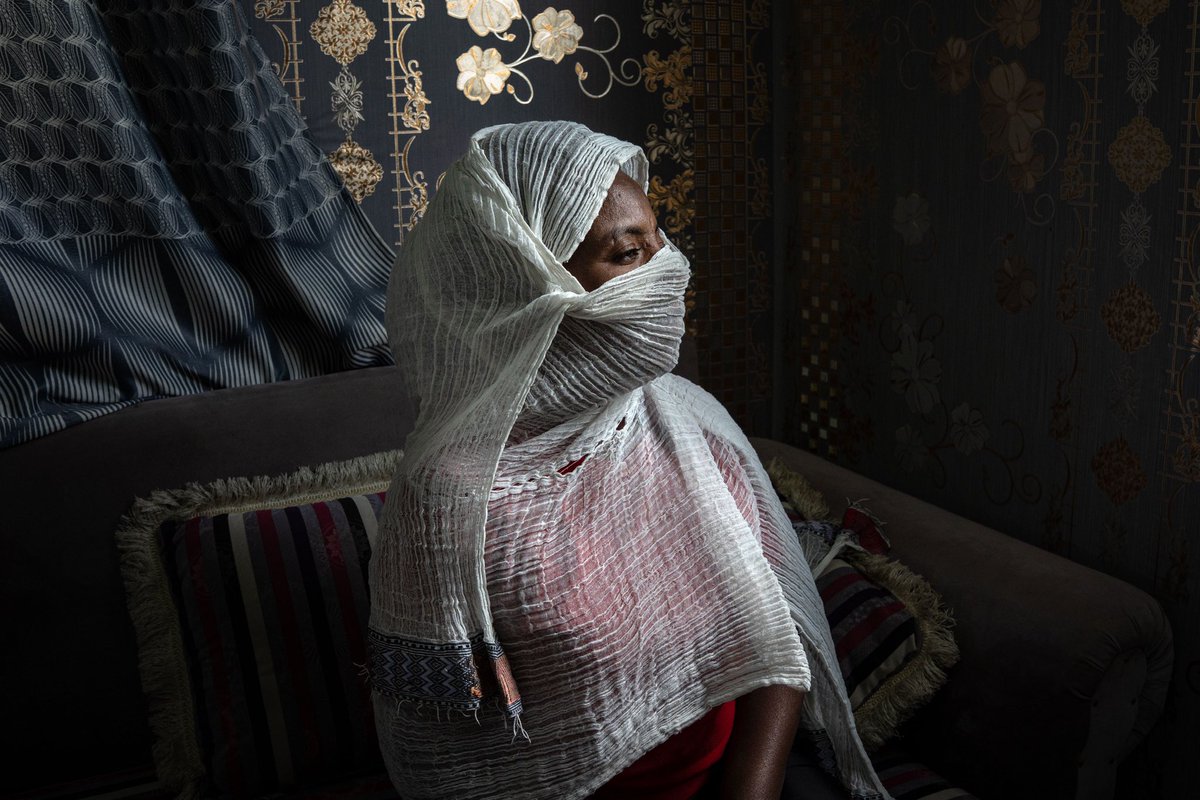 XimenaBorrazas's tweet photo. 26-year-old Nigsti (name changed to protect her identity) poses looking through the window of the ‘One Stop Center’ at Ayder Hospital in Mekele.Before the war she used to work in a café in Humera, #Tigray. When the war broke out she fled with her son to Mai Kadra. @POTUS https://t.co/9374wETzFh