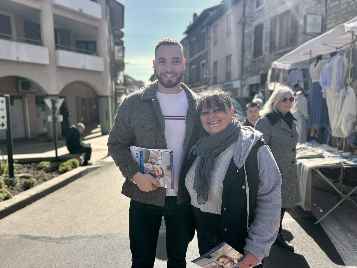 alexisjollyrn's tweet photo. ☀️ Super accueil ce matin sur le marché de Morestel !
Des échanges riches 🗣️, de l’écoute 🤝, et une belle énergie collective ❤️🔥
Merci à toutes et tous pour votre chaleur et votre engagement !
#Morestel #RN #Isère https://t.co/I5CDJmlrpO