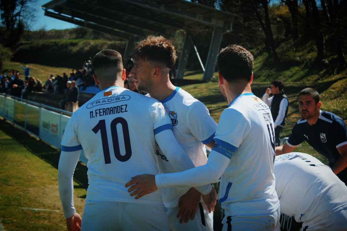 aeprat1945's tweet photo. 9️⃣5️⃣'

2️⃣-3️⃣

FINAAAAAAAAAAAAL

HO LLUITAREM FINS EL FINAL POTABLAVES.

#SomPotablava🐔 https://t.co/SKcm2cfYKK