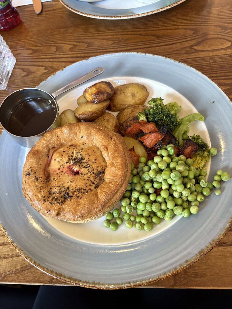 Mother’s Day vegan munch 🥰
Wishing a lovely day to everyone celebrating!