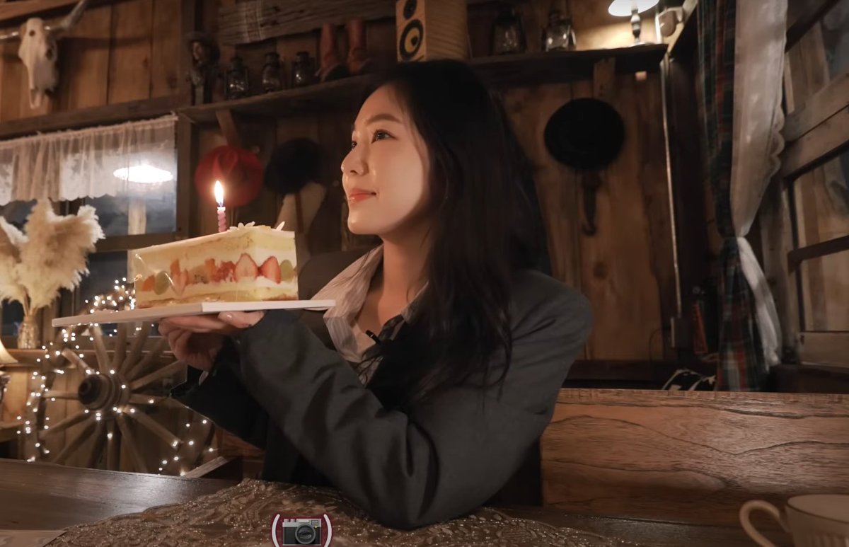 nobeldechocho's tweet photo. —JINRENE AU (Feat Red Velvet)
⚘️ Special for Irene's Birthday https://t.co/ZDOwtliMoC